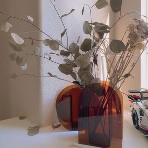 New stylish Acrylic vase